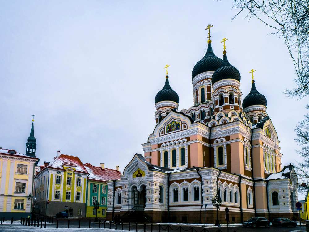 church building with dome as roof - medieval villages in europe