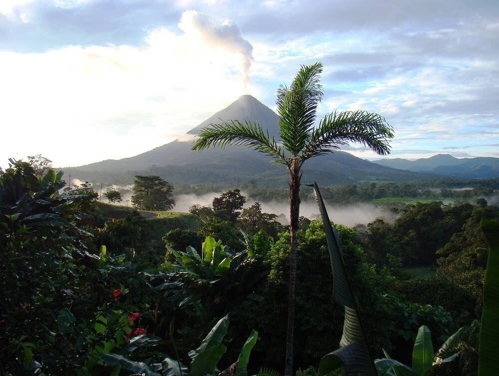 Best Time to Visit Costa Rica - volcano