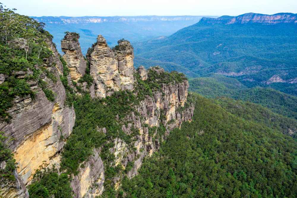 lushy green mountains and hills - reasons to visit australia