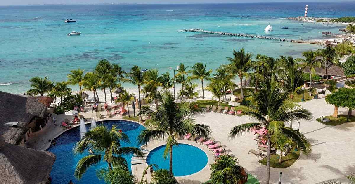 Best Time to Visit Cancun (A Month by Month Guide)
