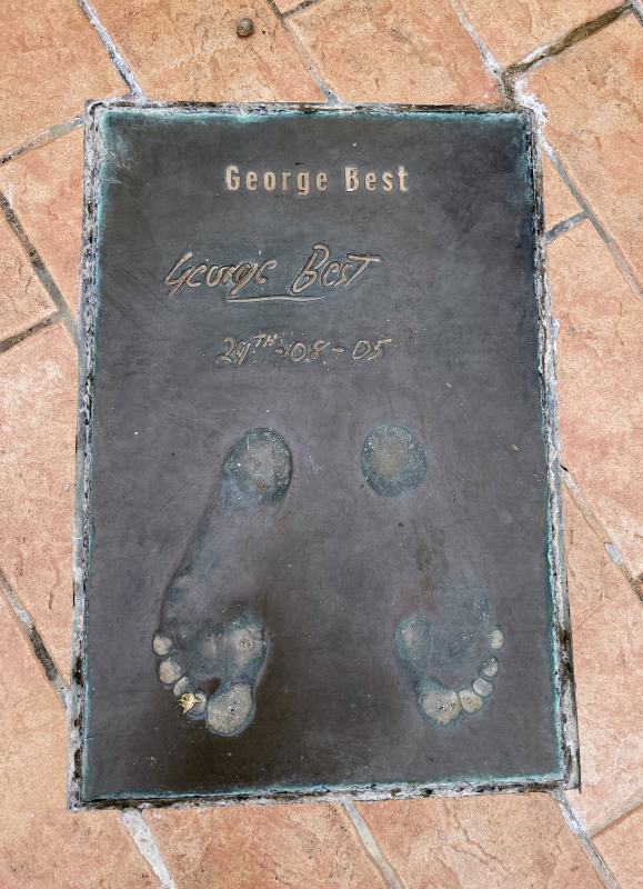 foot print image in box above the floor - Things to do in Monaco 