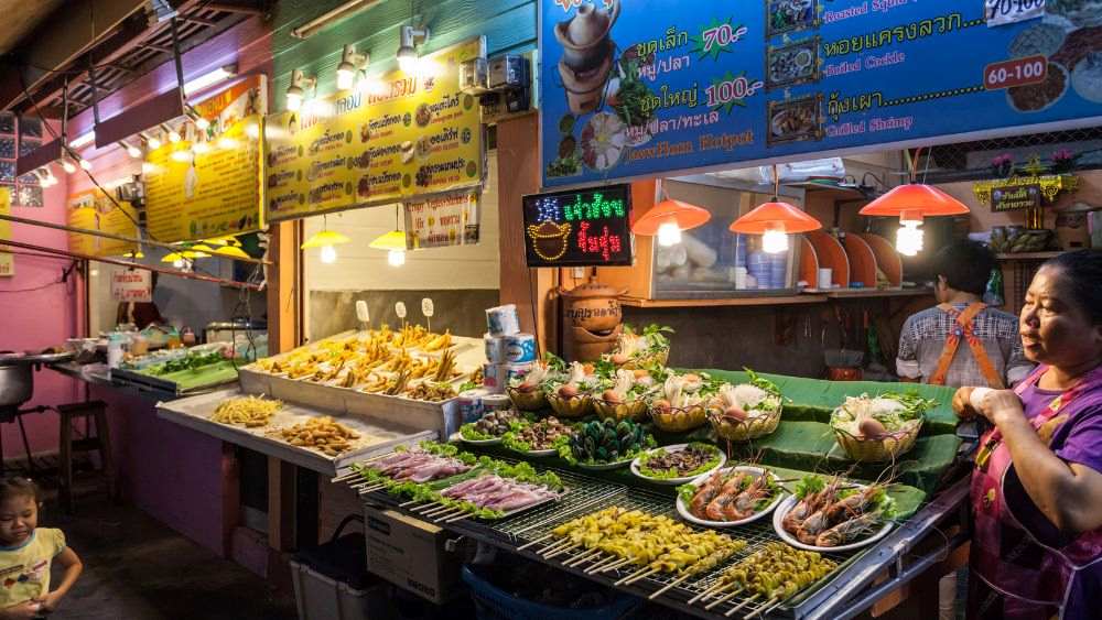 different kind of food display in the stall- things to do in chiang mai 