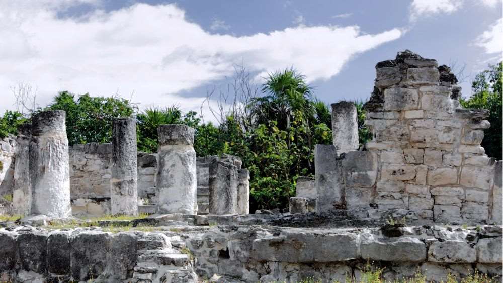 grey concrete ruins bulding