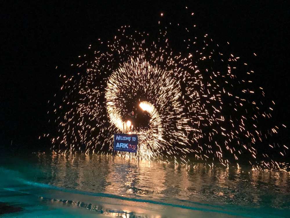 circle fire in the beach