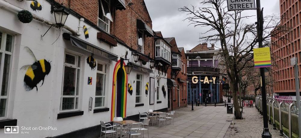 street with gar sign on the sides