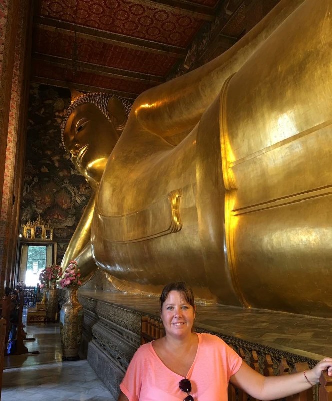 My picture beside the golden huge reclining buddha