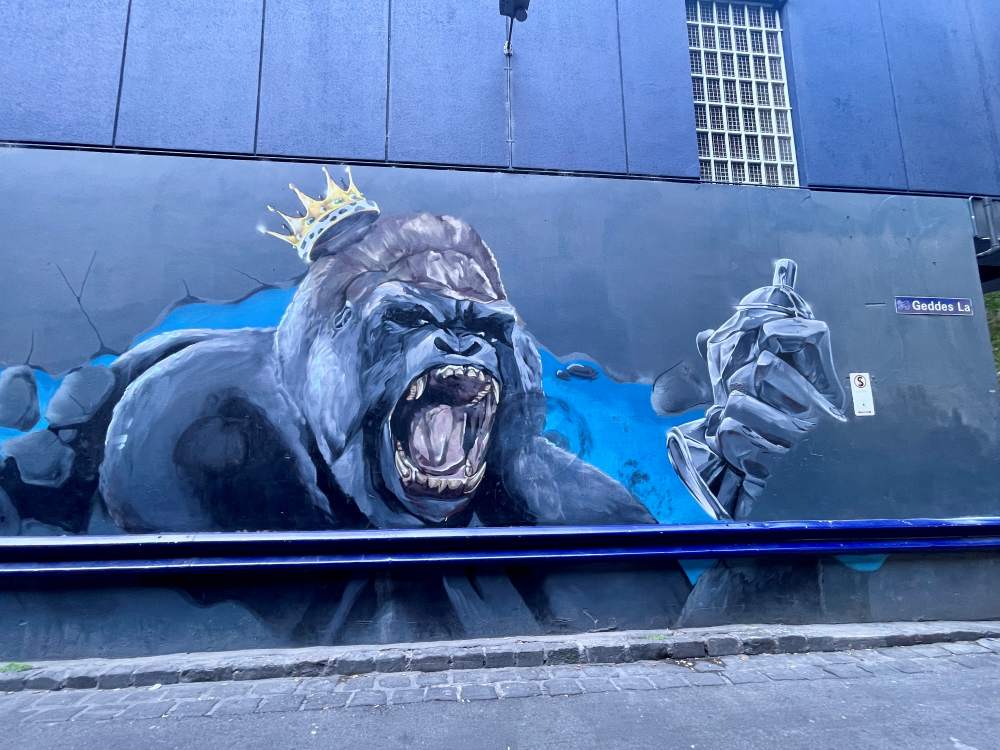 kingkong mural at the wall