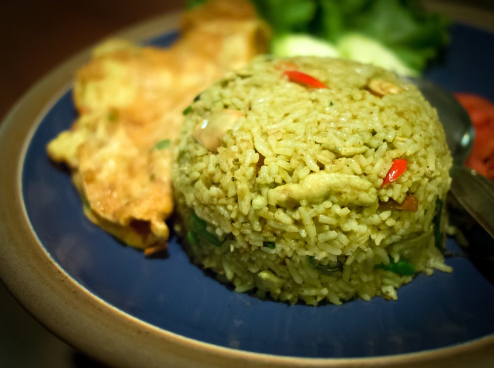 green curry fried rice with omelette egg -  best thai food in thailand