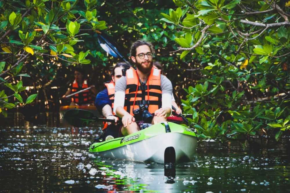 group of people kayaking at Nichupte Lagoon
