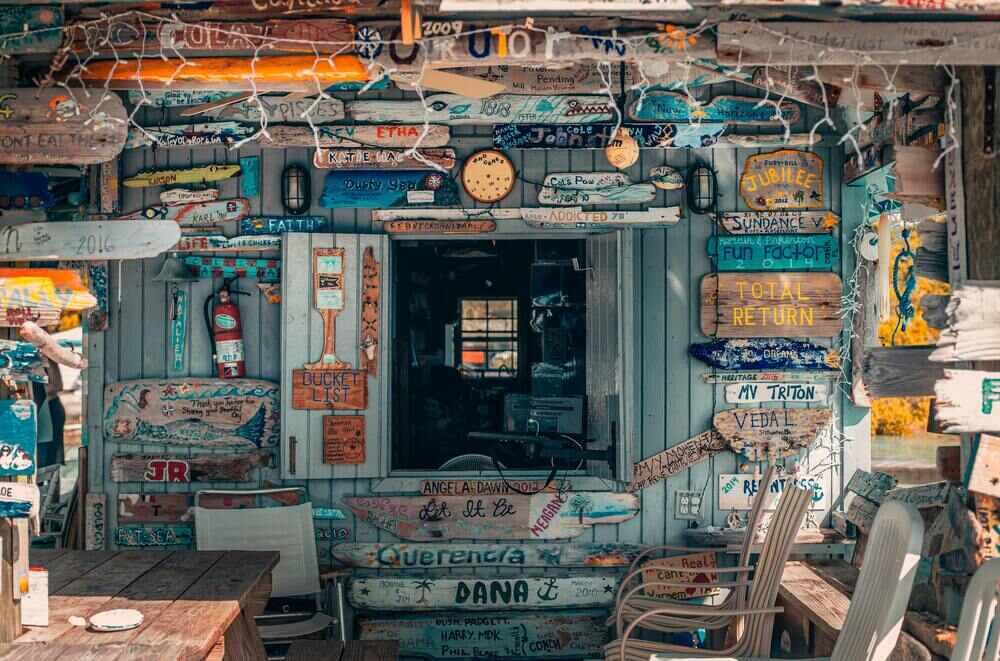wooden shop in bahamas also shows a lot of different wooden signage