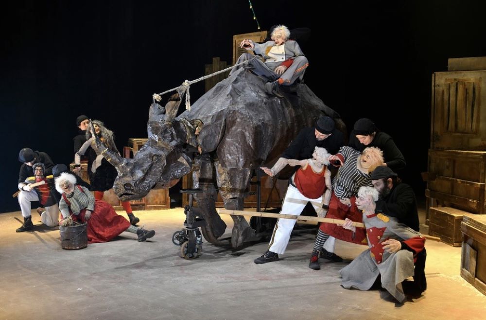 people using puppets performing in stage- Best Things to Do in Cannes