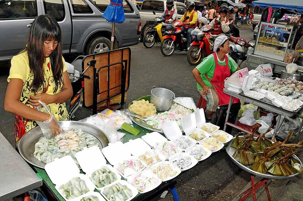 things-to-do-in-thailand-street-food-tour