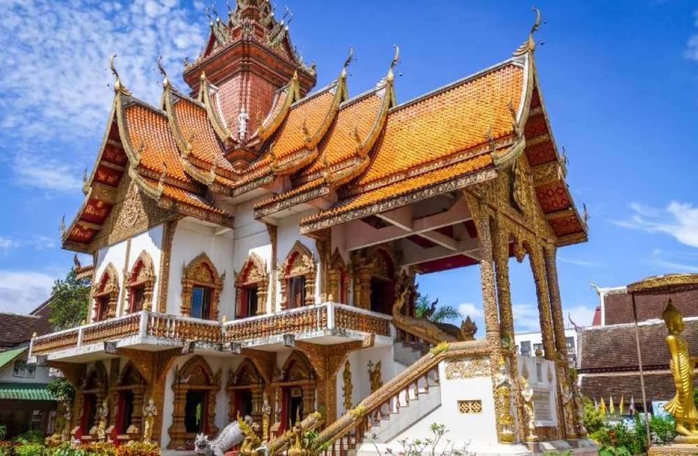 brown roof temple- chiang mai temples